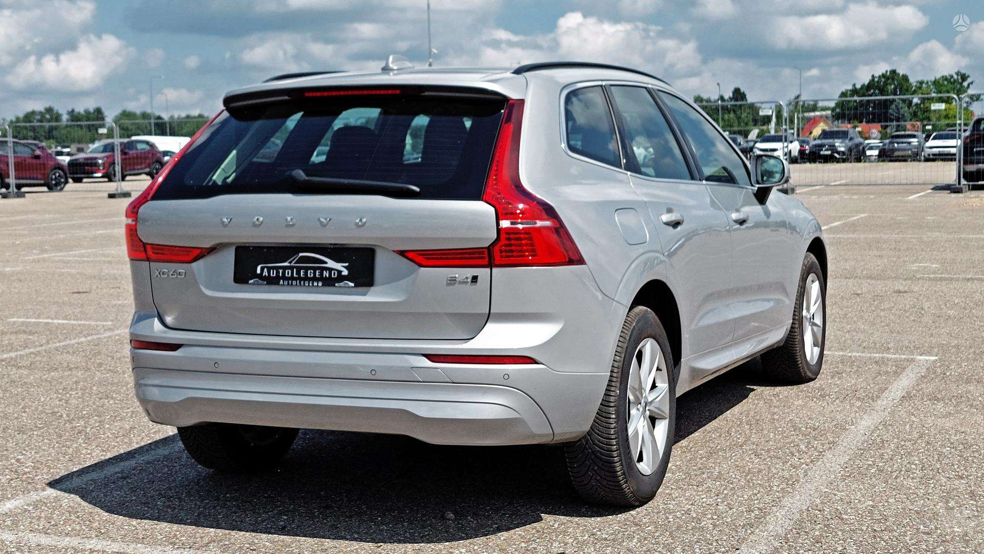 Volvo XC60 B5 2021 — прев’ю 4